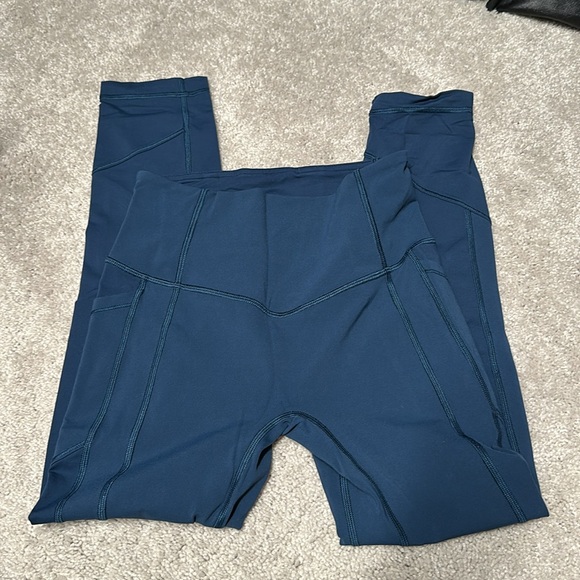 Lululemon women’s size 4 Pace Rival High Rise Crop Leggings 22” - Picture 2 of 4